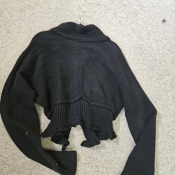 Chic Black Ruffled Women's Cardigan - Picture 6 of 7